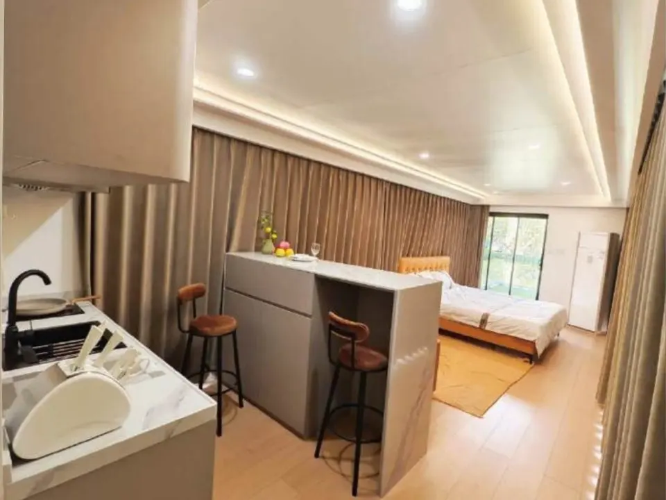 D8 two storey capsule house interior