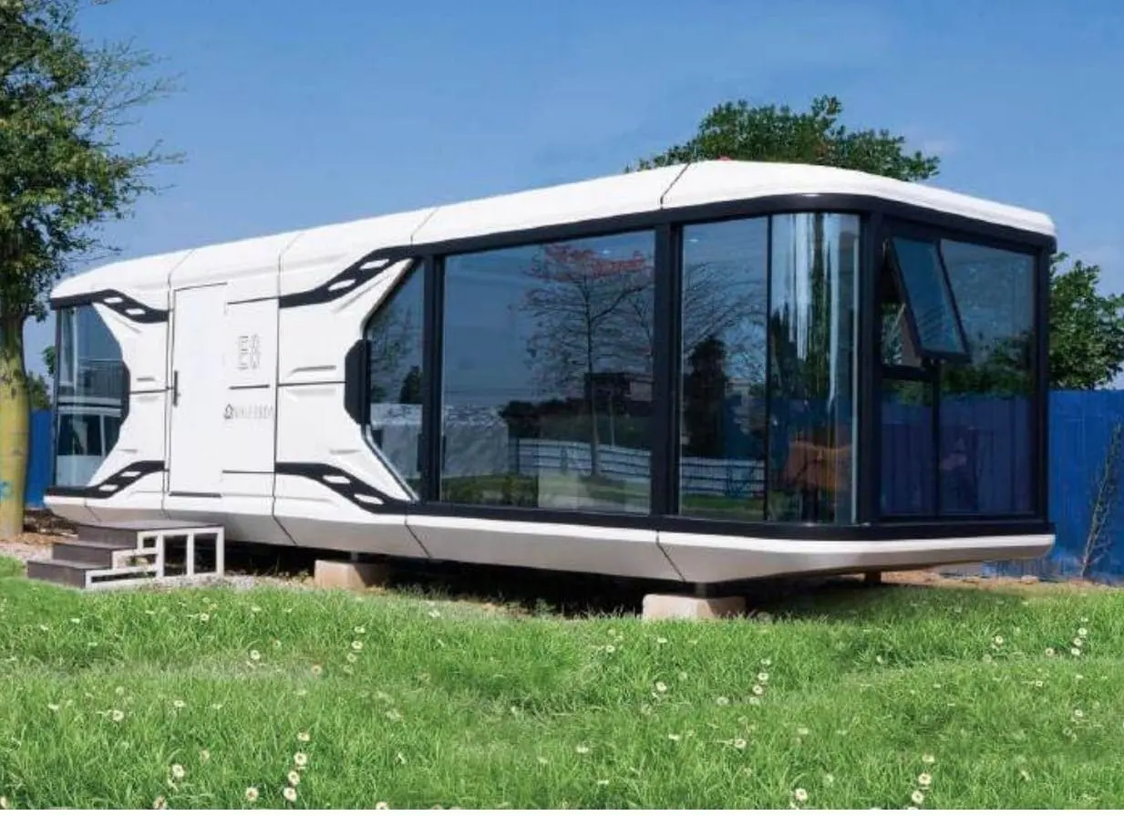 E8 capsule house without balcony exterior