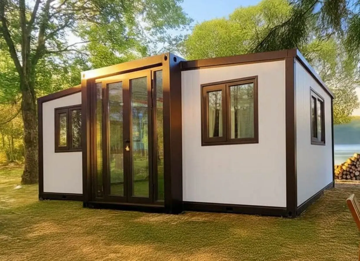 F10 expandable house exterior