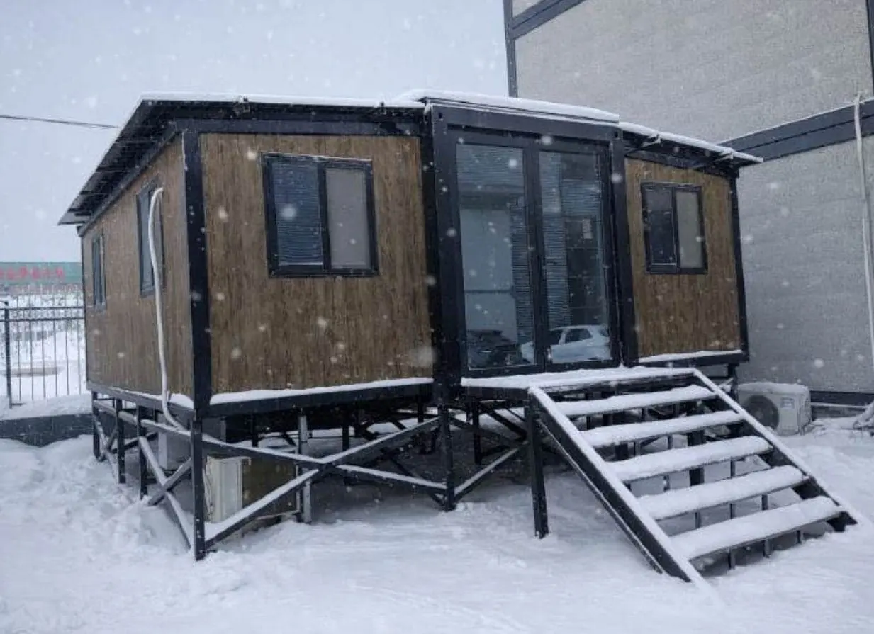 F20 expandable house with 100mm walls exterior