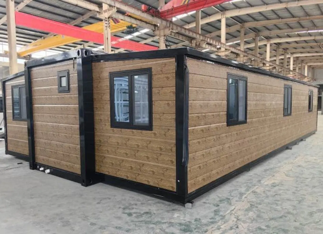 F30 expandable house exterior